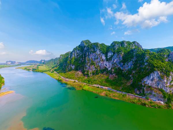 Khám phá ý nghĩa giấc mơ thấy sông nước là điềm gì, lành hay dữ?